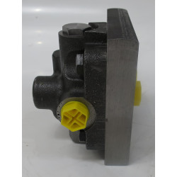 FLOW CONTROL VALVE ASSEMBLY FOR
